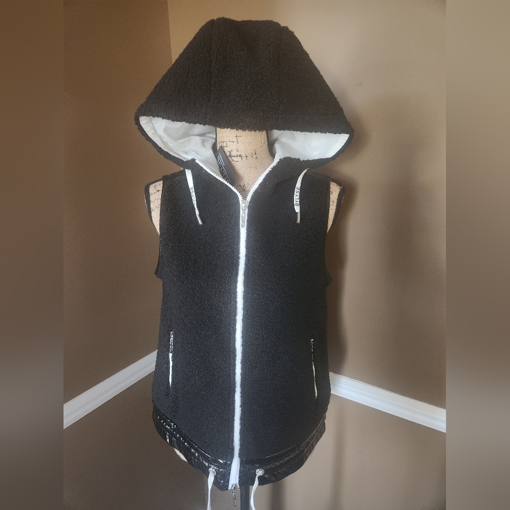 NWT Bylyse Spenard Black Fleece Hoodie Vest XS